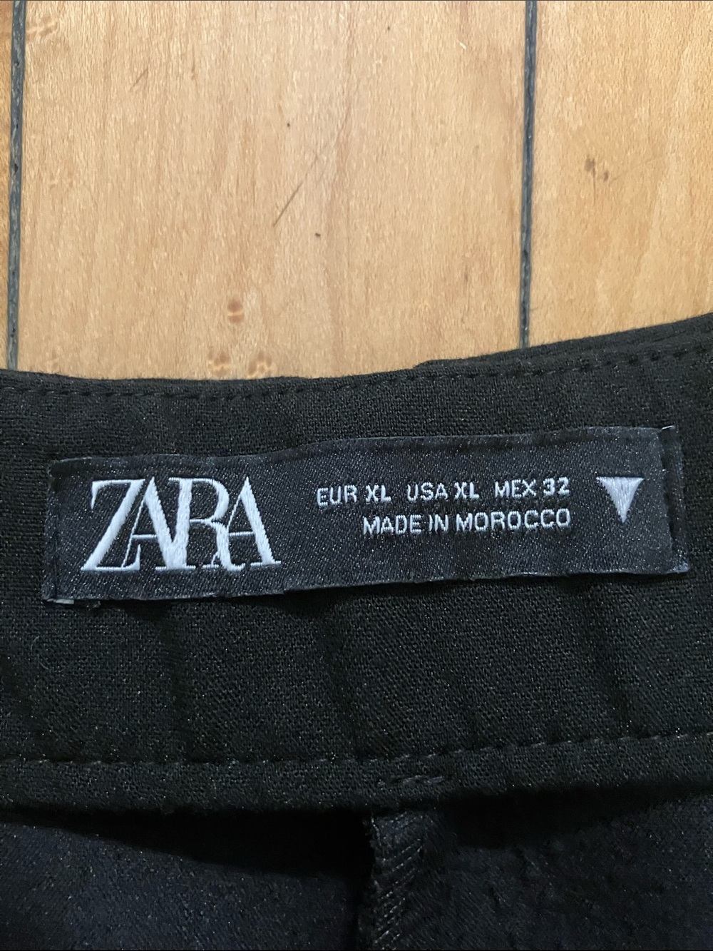 Zara Black Tailored Shorts Size XL 32 Neutral Solid Stretch Fitted Summer - Picture 2 of 8